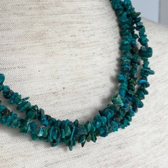 Triple Strand Blue Green Beaded Dyed Turquoise Chip 18" Necklace Toggle Closure - Picture 14 of 16